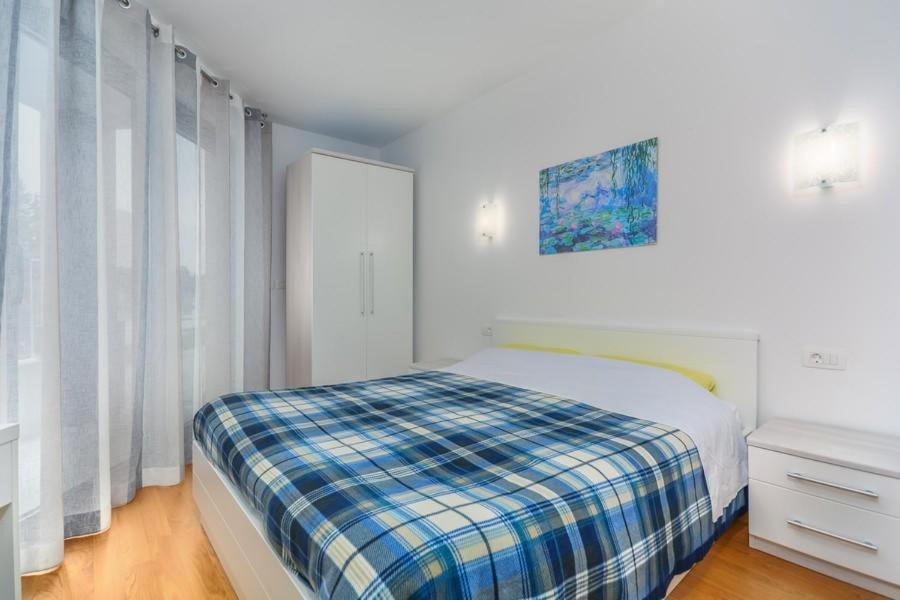 Lux Hotel Novigrad  Exterior photo